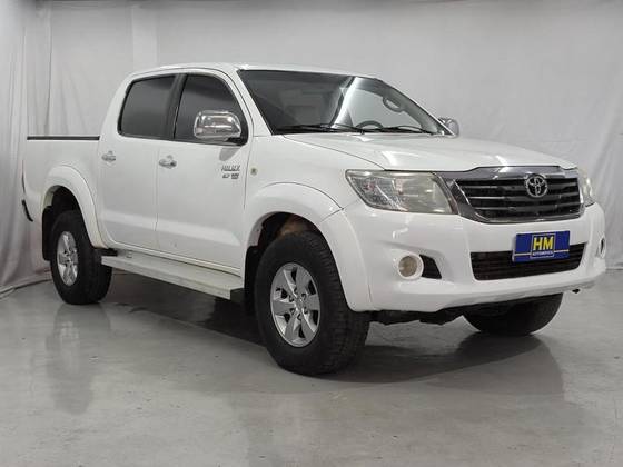 TOYOTA HILUX 2.7 SR 4X2 CD 16V FLEX 4P AUTOMÁTICO TOYOTA HILUX 2.7 SR 4X2 CD 16V FLEX 4P AUTOMÁTICO